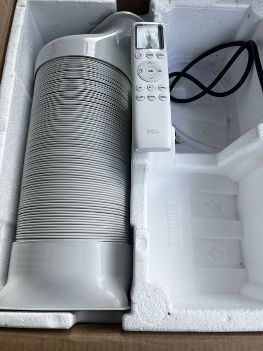 Aer condiționat portabil TCL Delonghi TAC-12CHPB/MZW, nou, în ambalajul original.