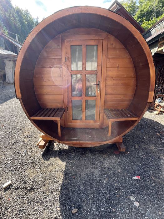 Saună tip butoi pentru exterior