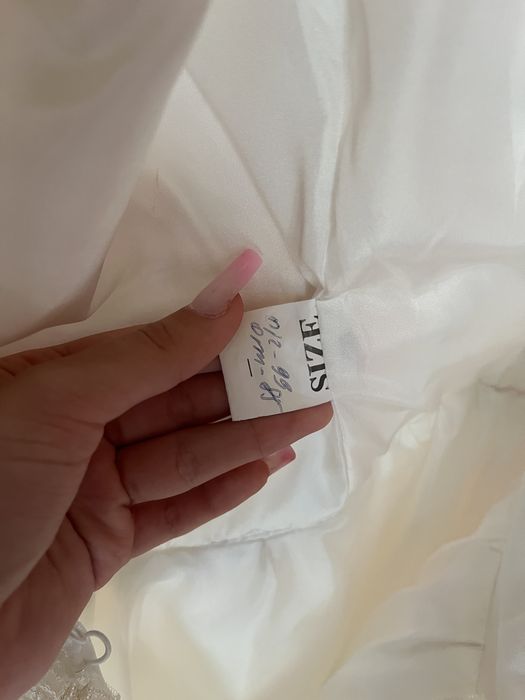 rochie de mireasă făcută în atelier