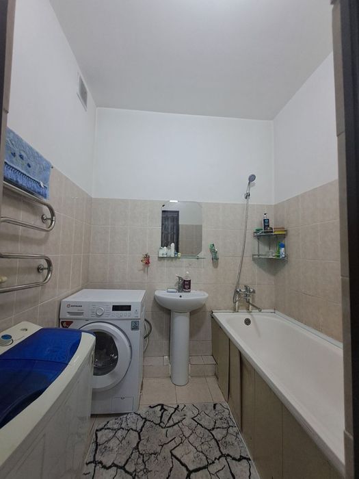 Уй сотилади. Олмазор туман Корасарой киччик халка йули 11 уй 46 хонадо