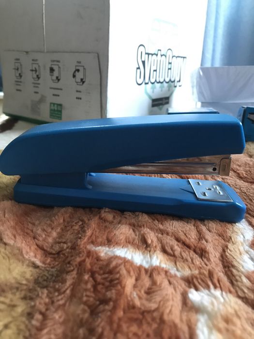 Продаю степлеры и скобы