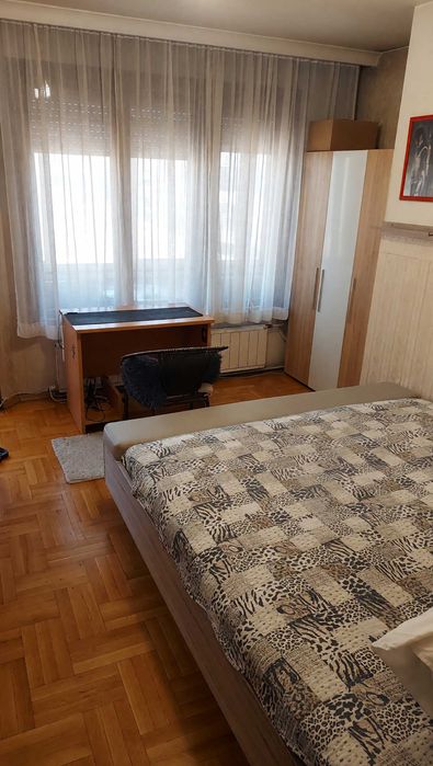 Дава се под наем Многостаен апартамент в Пловдив, Кършияка - 140 кв.м за 680 € - Снимка #9