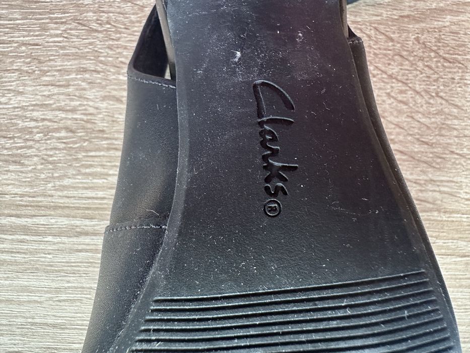 Дамски елегантни обувки Clarks