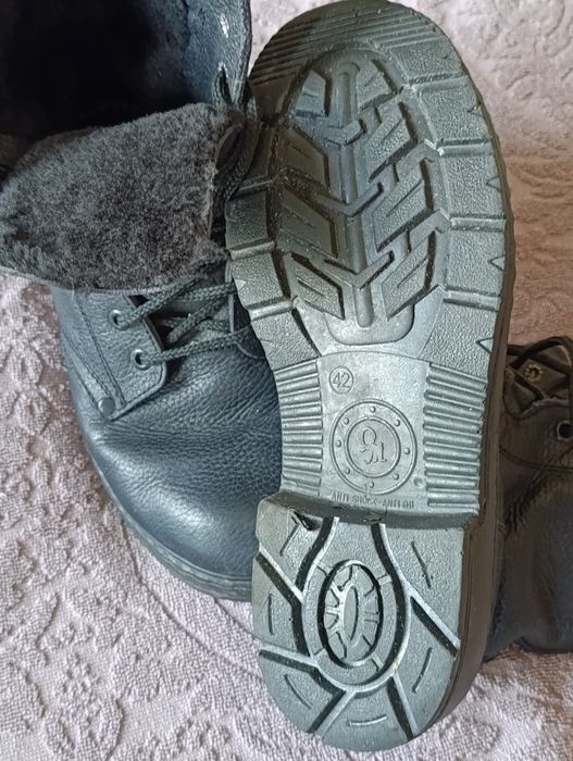 Продаются военные сапоги