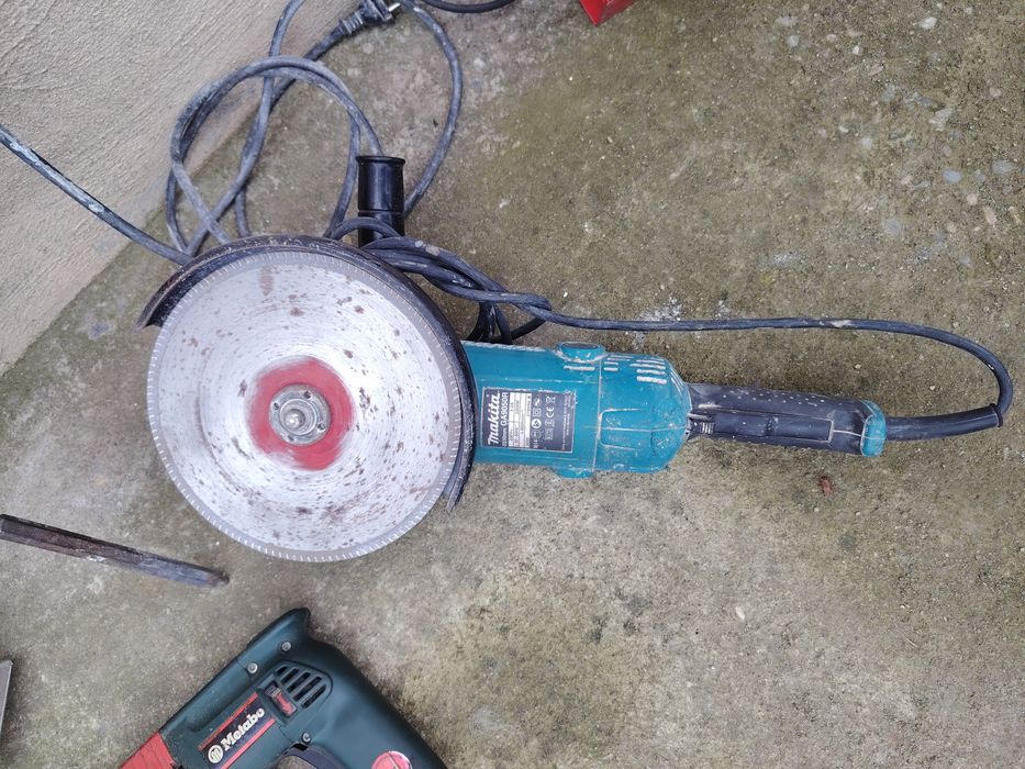 Vand diferite scule electrice