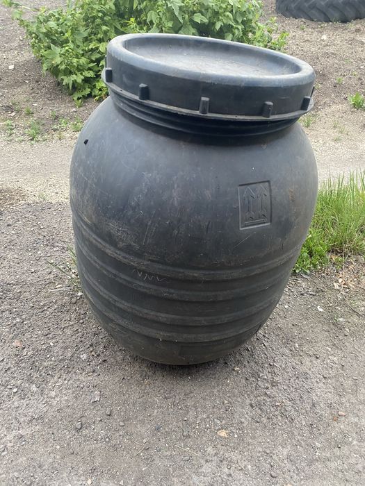 Продам бочки 85 литров и 200