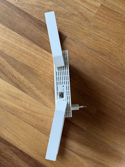 Range Extender TP-Link RE815XE Wi-Fi 6E Tri-Band Gigabit AXE5400, tehnologie OneMesh, MU-MIMO, Seamless roaming