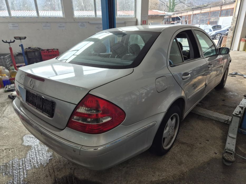 Mercedes W211  E220DI 150кс 646 Elegance ръчка седан НА ЧАСТИ!