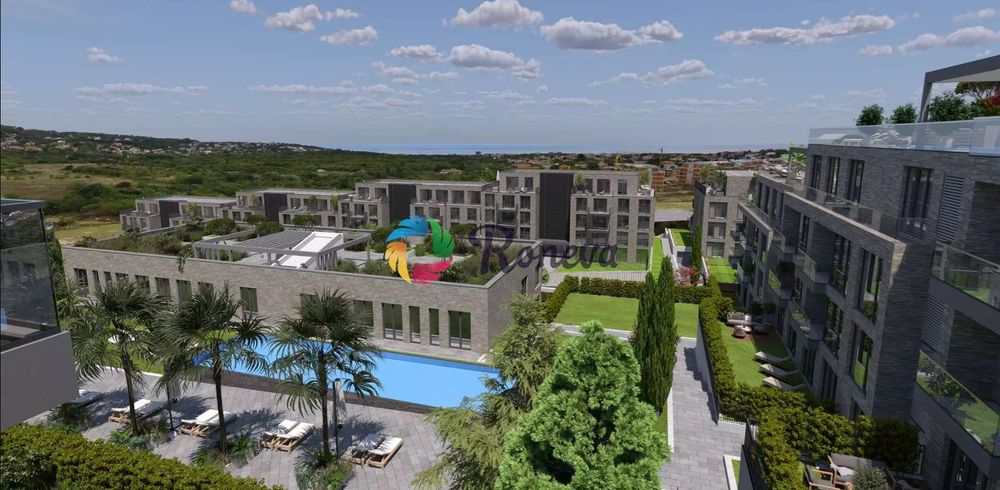 Продава се Тристаен апартамент в к.к. Св.Св. Константин и Елена - 98 кв.м за 2692 €/кв.м - Снимка #1