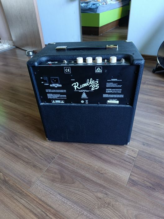 Fender Rumble 25 V3 кубе – Бас комбо / Усилвател – Отлично състояние