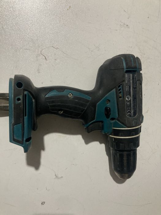 Autofiletanta Makita DHP 482 18v Doar corp cu defect