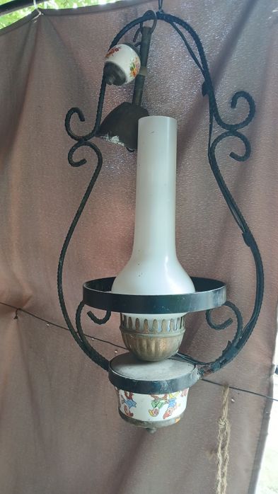 Lustra veche pe curent