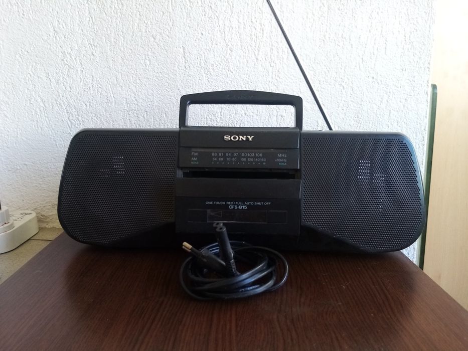 Vând piesele de schimb Philips și Sony din fotografii.