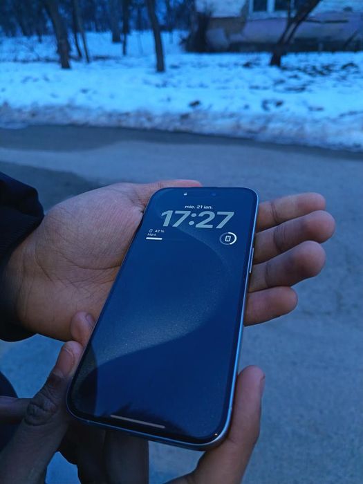 Vand iphone 15 pro negociabil