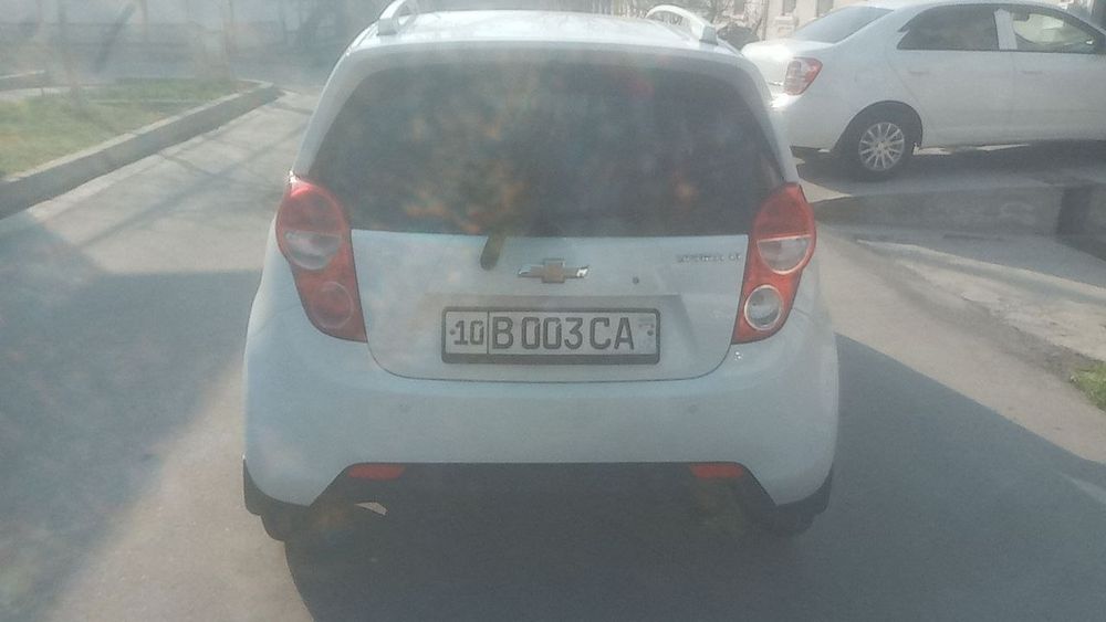 Sotiladi Spark avtomat zòr holatda