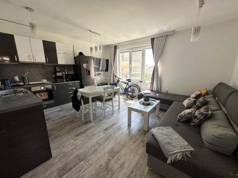 Дава се под наем Двустаен апартамент в Бургас, Сарафово - 65 кв.м за 450 € - Снимка #2
