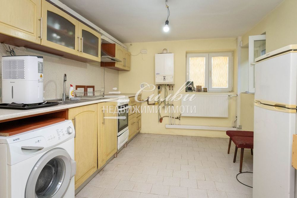 Продава се Етаж от къща в Шумен, Военно училище - 82 кв.м за 1891 €/кв.м - Снимка #11