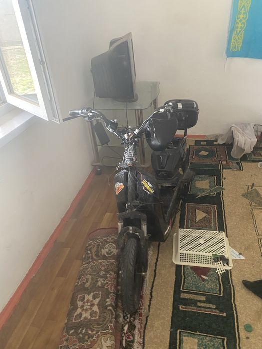 Скутер запчасти акум