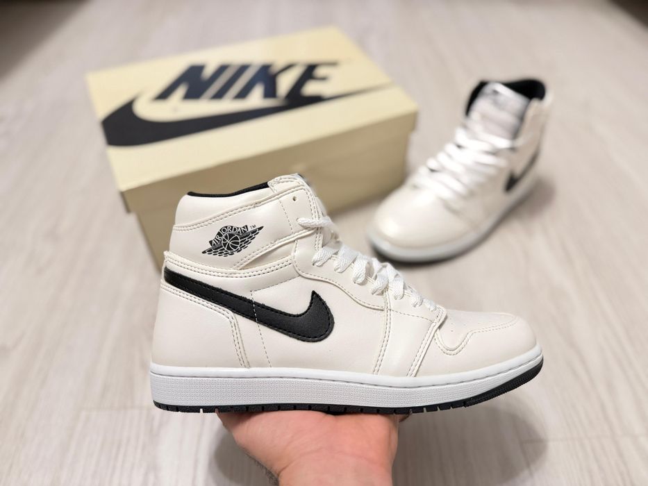 Adidasi Air Jordan 1 Essentials produs nou premium