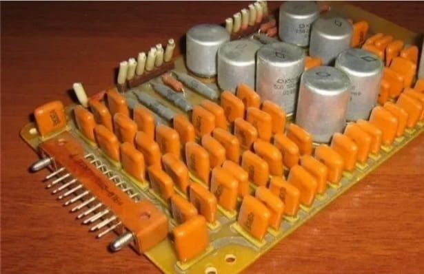 Прием плата радиодетали