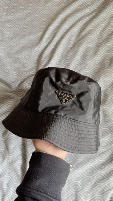 Шапка идиотка Prada