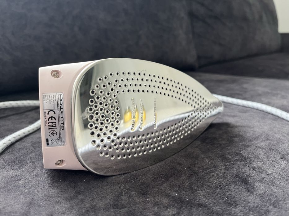 Rowenta малка сгъваема ютия