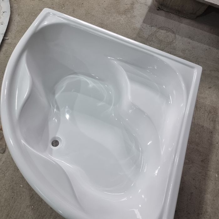 Ванна из искуствений мрамором