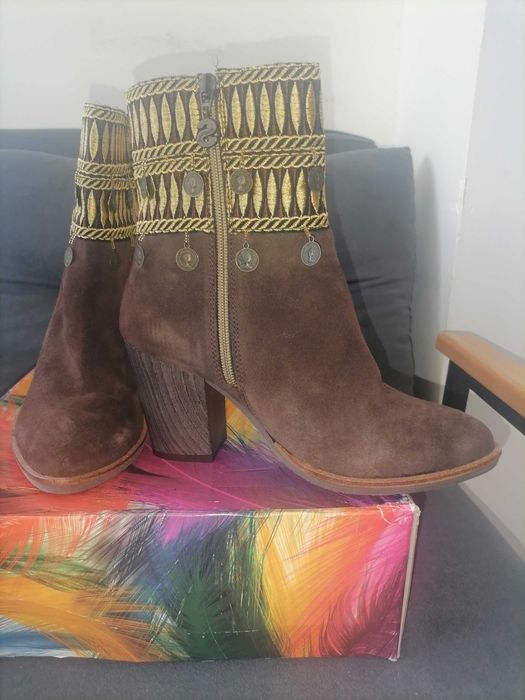 Desigual Дамски велурени боти