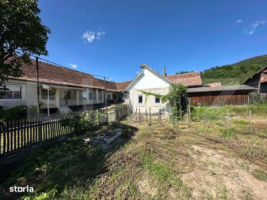 Casa cu teren de 5.049 mp si anexe | Galatii Bistritei