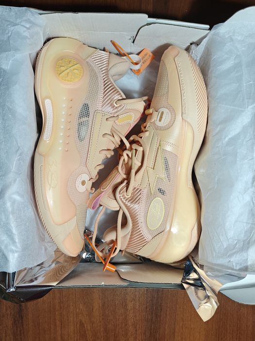 Кроссовки баскетбольные