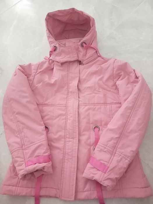 Продаю куртку для девочек