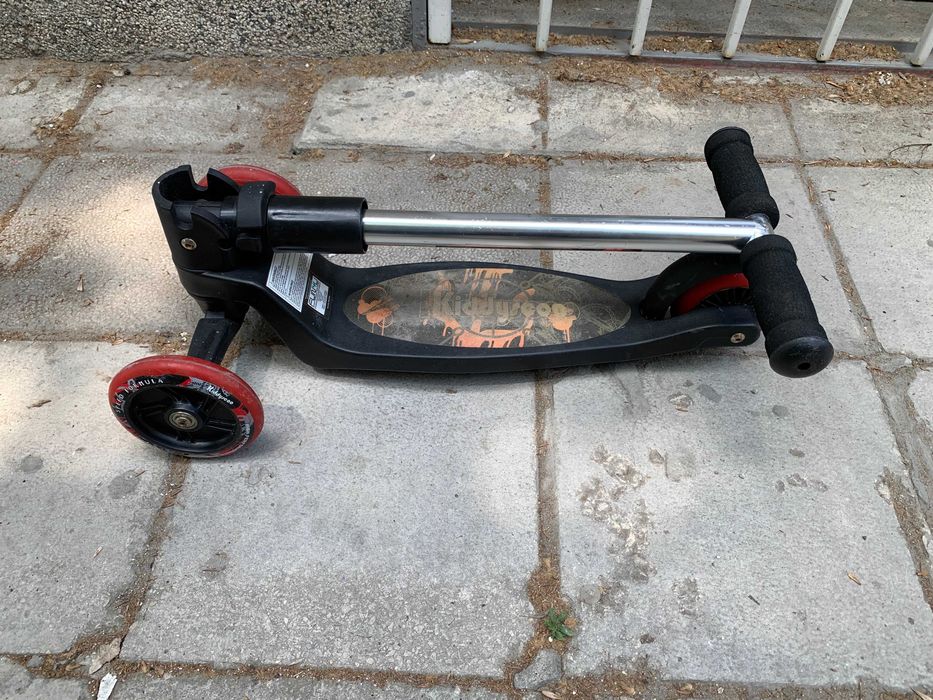 Детска тротинетка , сгъваема , много запазена