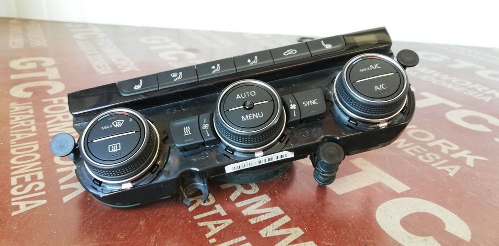 2 броя панел климатик - VW GOLF, Passat, Arteon