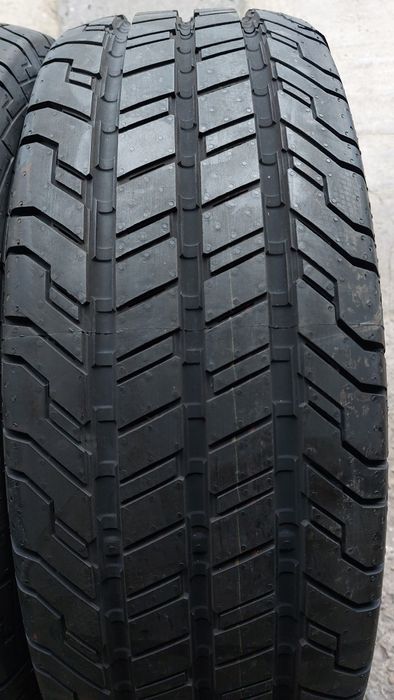Нови гуми за Бус 215 65 16 C Continental ContiVanContact 4 броя