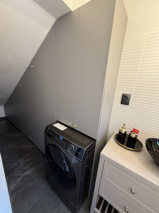 De închiriat – Jumătate de duplex modernă, cu grădină generoasă