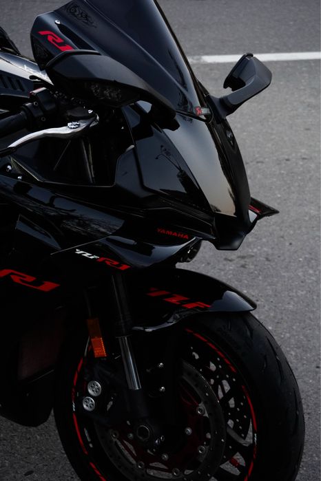 Yamaha R1 официально завезен с канады не китай не корея