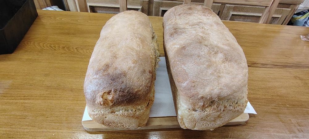 Vand pâine făcută în casă din grâu integral