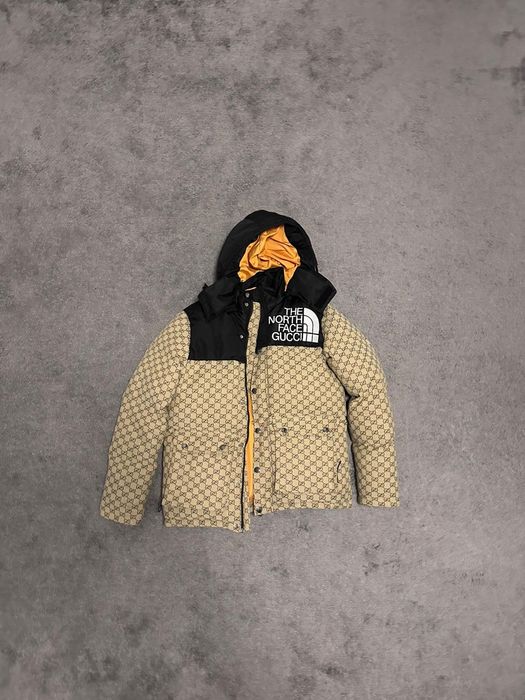 Vând geaca The North Face Gucci