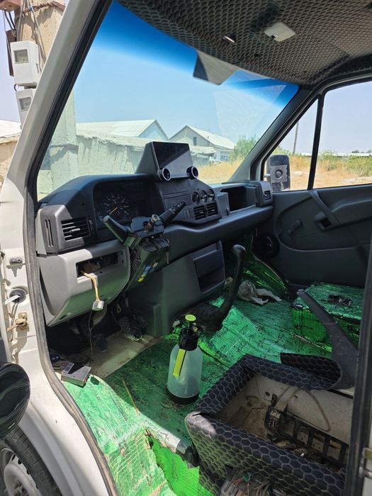 Mercedes-Benz Yuk Furgon