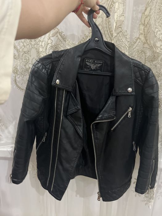 Кожанная  черная куртка