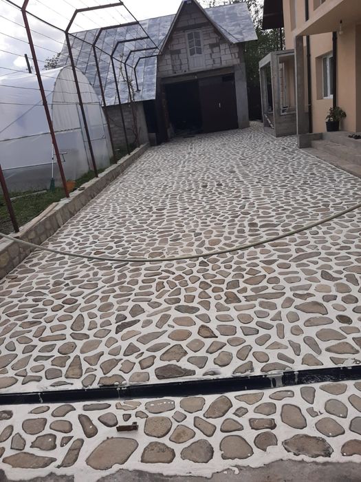 Vând si montez piatră