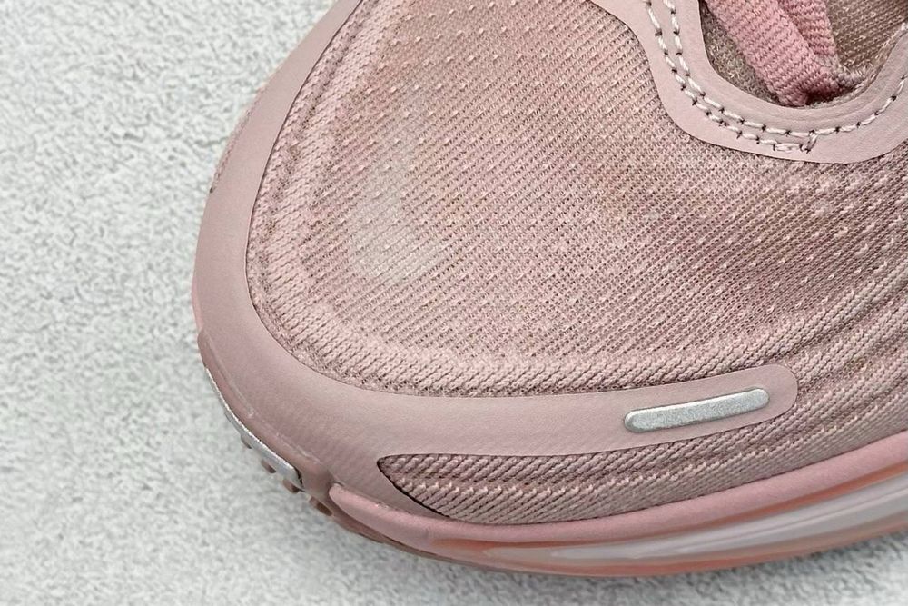 Нови дамски маратонки Nike Vomero Plus rose gold