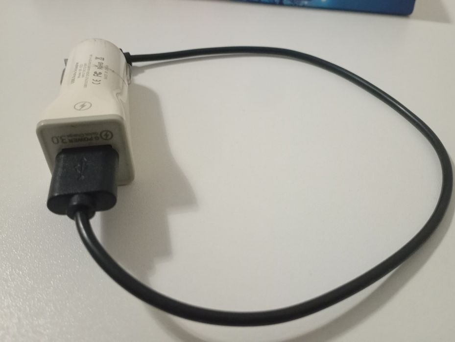 Продам зарядку от прикуривателя