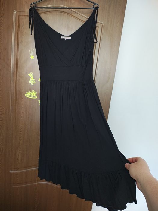 Rochie neagră de vară