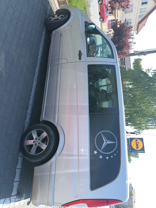 Vând Mercedes vito