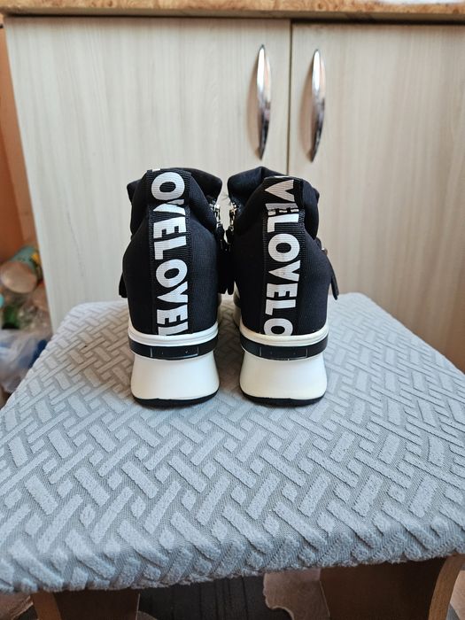 Женская обувь...