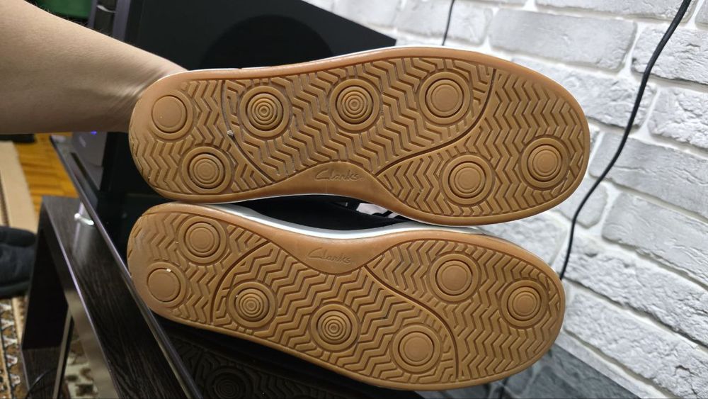 Оригинальные кроссы Clarks