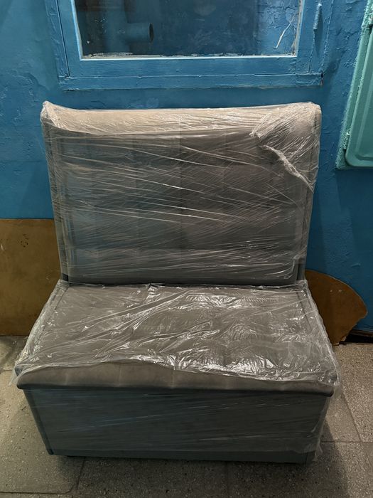 Продам два дивана