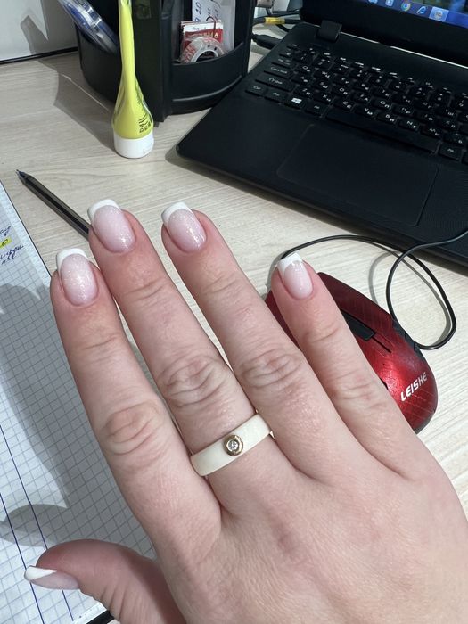 Кольцо с бриллиантом