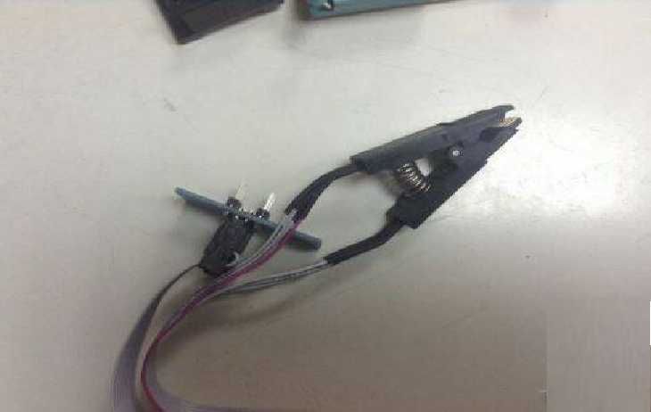 тестери програматори преходници кабели